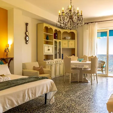 Scilla Apartment *